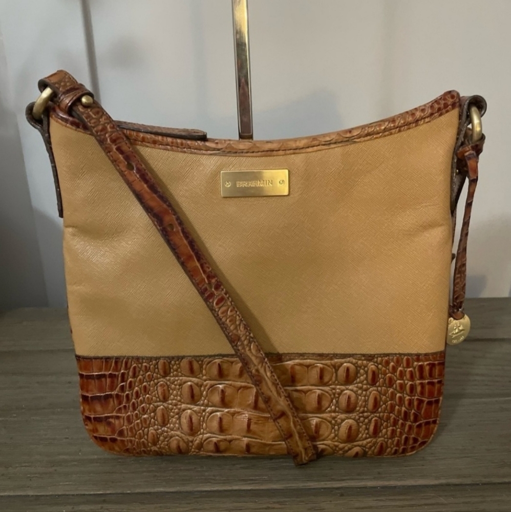 EUC, BRAHMIN Crossbody, Tan Saffiano Leather & Brown Moc-Croc Accents.
